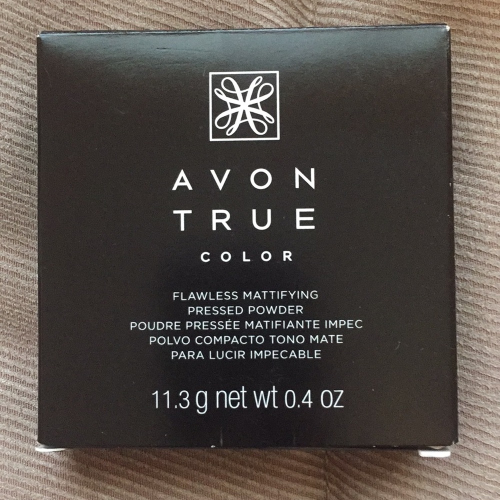 Avon True Color Flawless Mattifying Pressed Powder